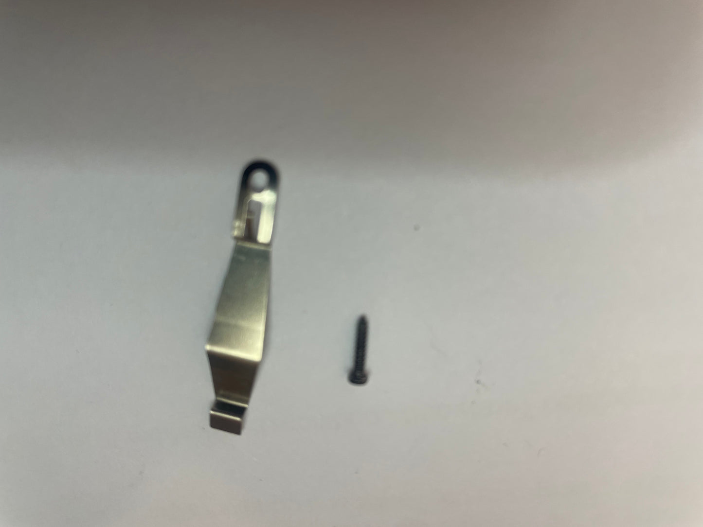 Battery Retaining Bar & Screw